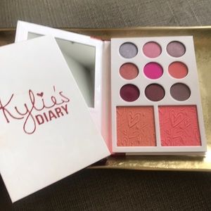 ❤️ Kylie’s Diary palette ❤️